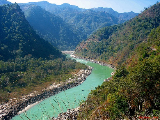 This image has an empty alt attribute; its file name is ganges-among-the-mountains.jpg